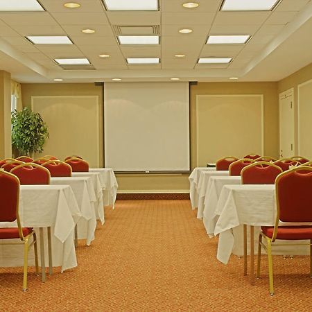 Holiday Inn Washington-Georgetown Экстерьер фото
