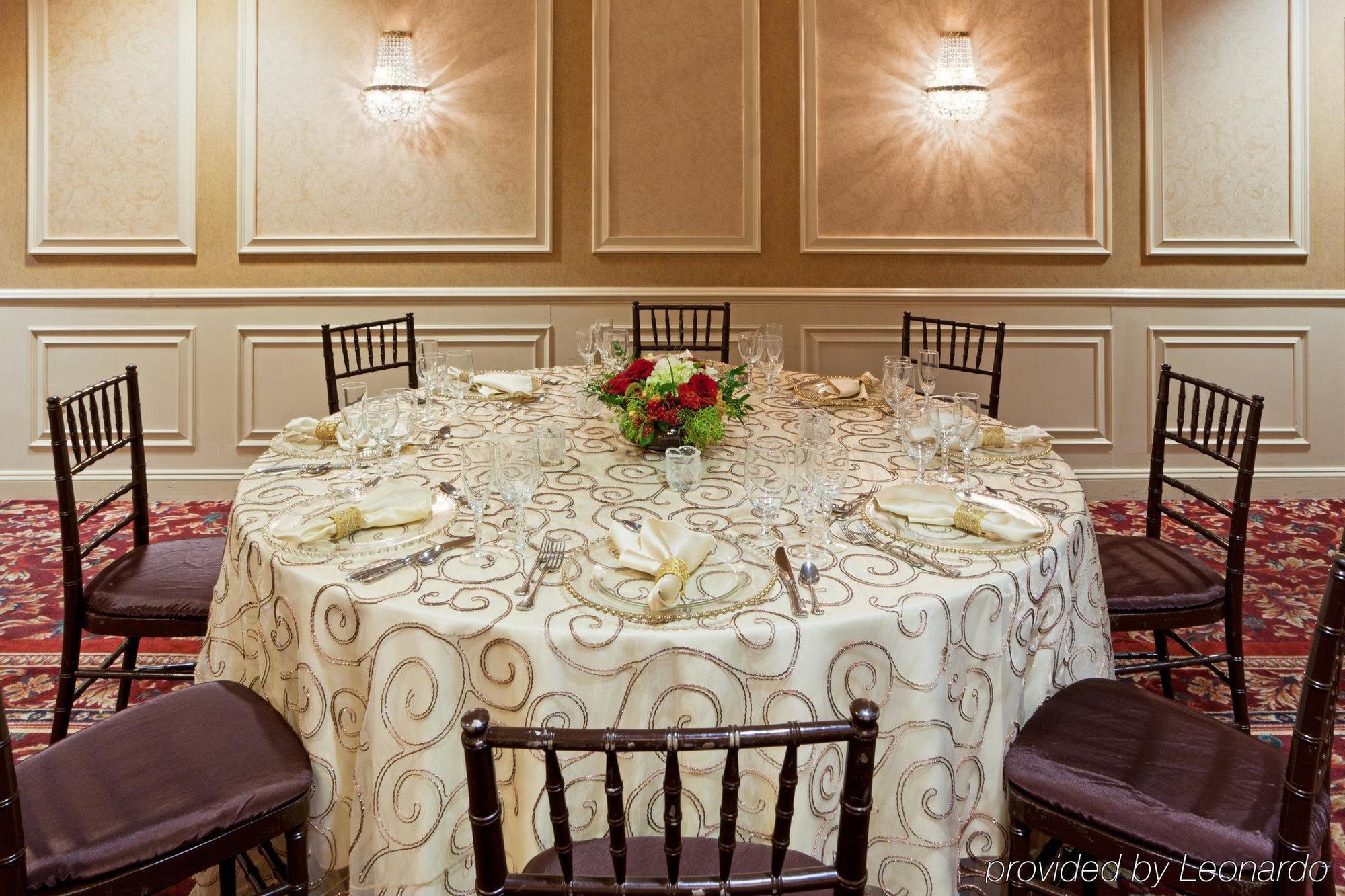 Holiday Inn Washington-Georgetown Ресторан фото